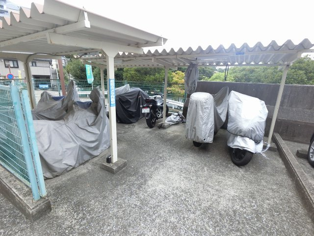 【駐輪場】 | サンヴェール保土ヶ谷 | 敷地内バイク置場です。