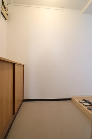 大和ビルの玄関