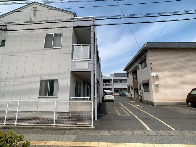 サウスコートいせきの駐車場