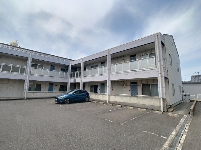 サウスコートいせきの駐車場