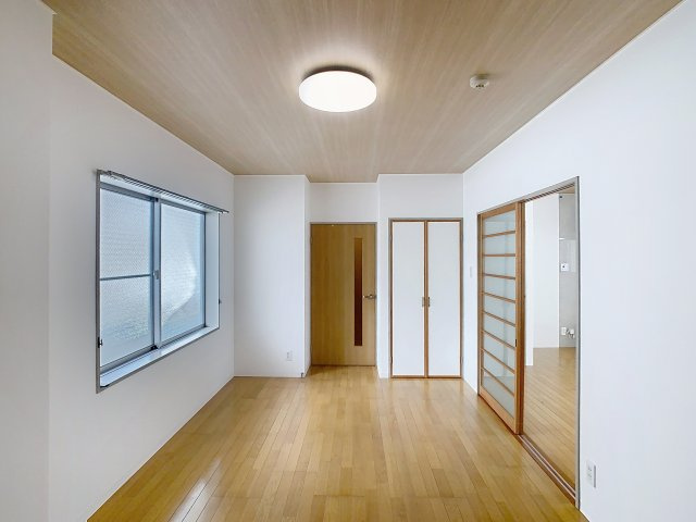 サウスコートいせきの居間・リビング