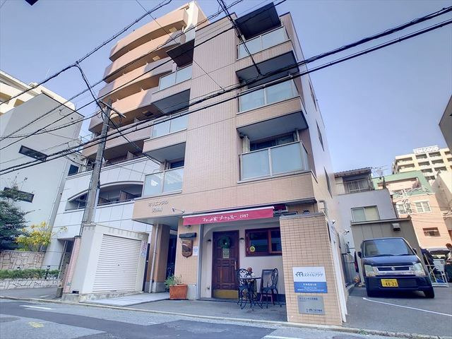 オリエンタル天神南の外観