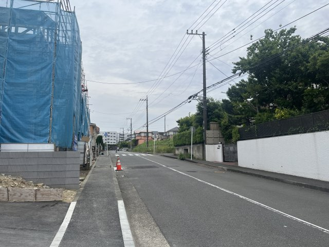 青葉区鴨志田町2期　新築分譲住宅全4棟の前面道路含む現地写真|2025年5月撮影