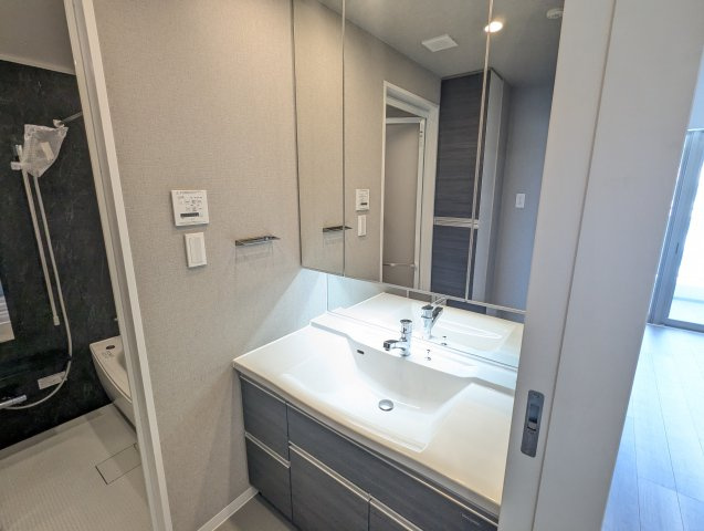 ブランシエラ那覇曙プレミストの独立洗面台