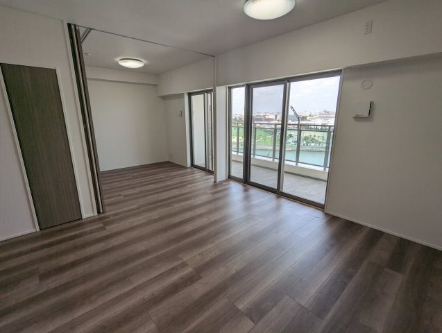 ブランシエラ那覇曙プレミストの居間・リビング