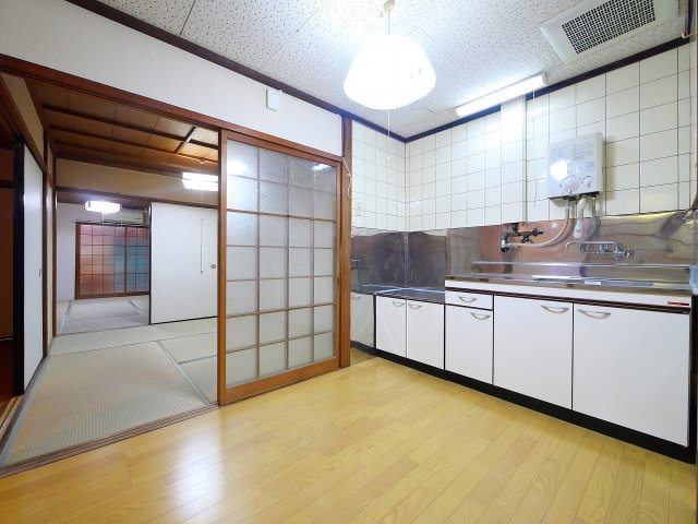 杉山連棟のキッチン|きれいなキッチンです