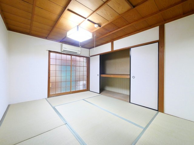 杉山連棟の寝室|落ち着いて過ごせるお部屋なので、寝室にいかがでしょうか