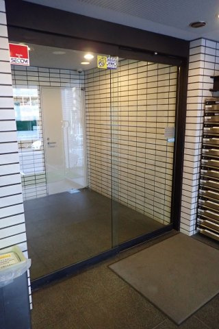 ソフィアお茶の水のエントランス