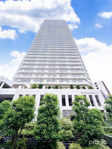 豊洲シエルタワーの外観