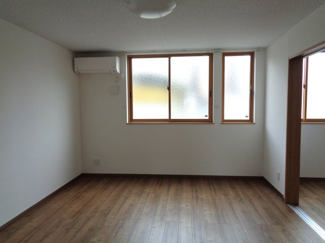 君の名を呼ぶの居間・リビング