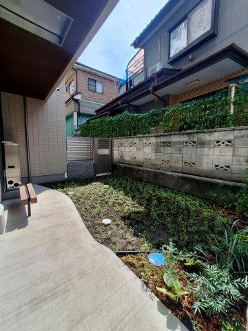 オカバさいたま日進ヘーベルメゾンの庭
