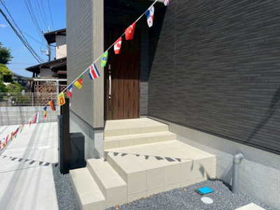 【エントランス】 | 東酒々井４丁目１号棟 | 最短即日のご見学も承ります。お気軽に０４７６－３７－３８８８までお問合せ下さい。