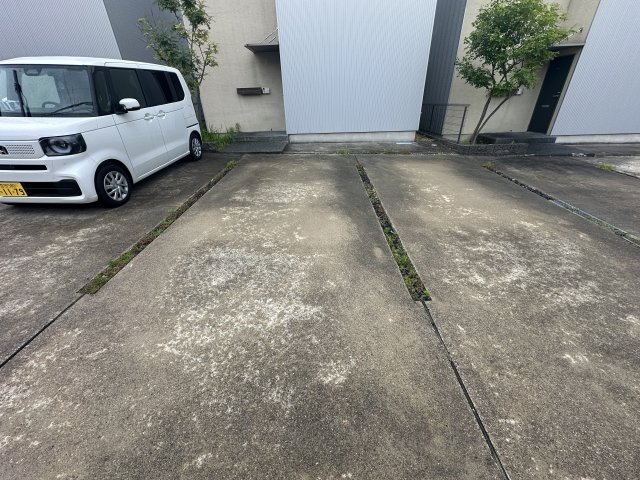 ユニキューブ美山　Ｂ棟の駐車場