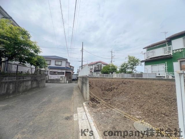■藤沢市宮原　建築条件なし　売地の前面道路含む現地写真|前面道路は交通量が少なく静かな印象です◇