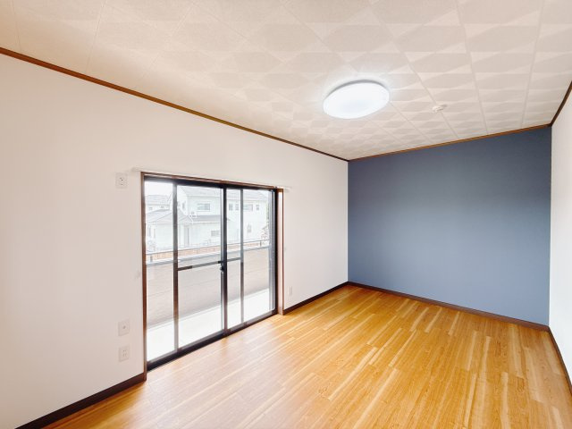 【中古戸建】本庄市今井の洋室|■2階洋室｜お子様の成長に伴い、子ども部屋という空間は寝る場所、勉強する場所、遊ぶ場所だけでなく子どもたちが将来自立していく為の重要な役割を果たします。