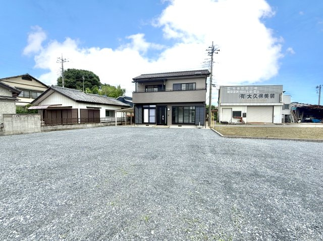【中古戸建】本庄市今井の外観|■外観｜ここから始まる「日常」はご家族にとってかけがえのない時間となります。少しでも豊かに、快適に。