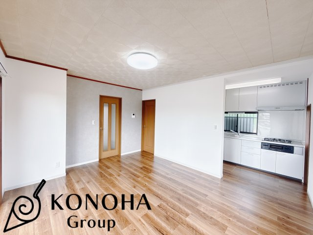 【中古戸建】本庄市今井の居間・リビング|■リビング｜広々としたリビングはご家族が同じ空間にいながら自分の趣味などをゆったり楽しみながら過ごすことができます。