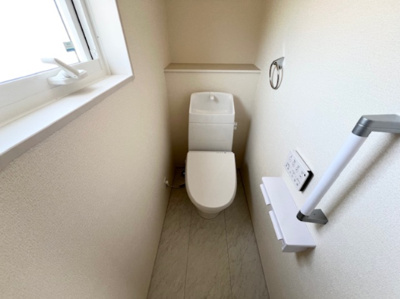 【トイレ】 | 紫波町桜町才土地 | 使いやすさに配慮したトイレ空間が、共働きの慌ただしい生活を快適に