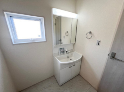 【独立洗面台】 | 紫波町桜町才土地 | 使いたい時にすぐ使える独立洗面台で、忙しい朝も夜もストレスフリー