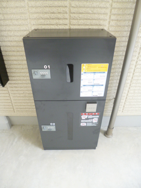 クレールメゾンのエントランス|宅配ボックス