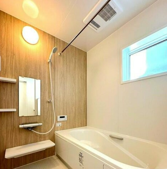 【未入居】鶴ヶ島市太田ヶ谷未入居住宅の浴室|足の伸ばせるバスタブでリラックスタイムを過ごしましょう♪