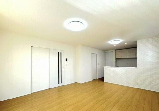 【未入居】鶴ヶ島市太田ヶ谷未入居住宅の居間・リビング|家具の配置も楽しみなリビングダイニング！