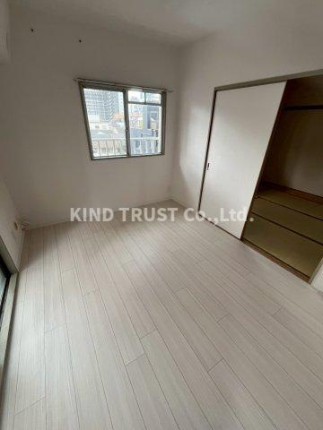 中崎西ハイツの居間・リビング|ゆったりとした居間です