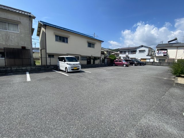 サニーハイツ田寺　A棟の駐車場