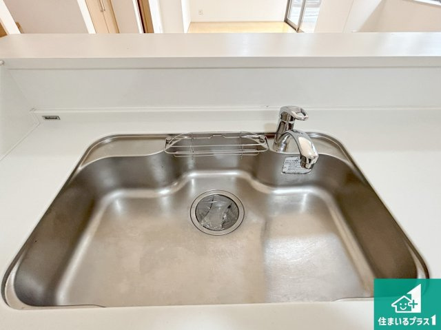 堺市東区大美野　中古一戸建ての設備|洗い物も楽にできる、広々シンク！