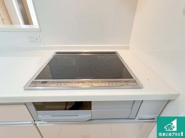 堺市東区大美野　中古一戸建ての設備|火を使わないので、安心なＩＨコンロ！でこぼこが無い構造なので、掃除もしやすく清潔に保てます！