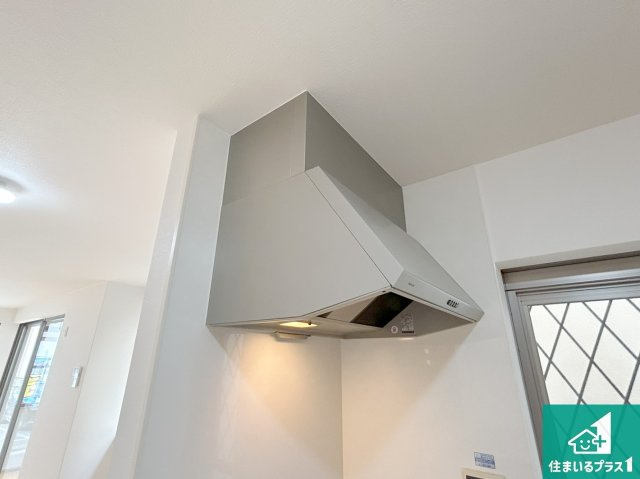 堺市東区大美野　中古一戸建ての設備|汚れにくいスロットフィルタでお手入れラクラク！ＬＥＤ照明付き！