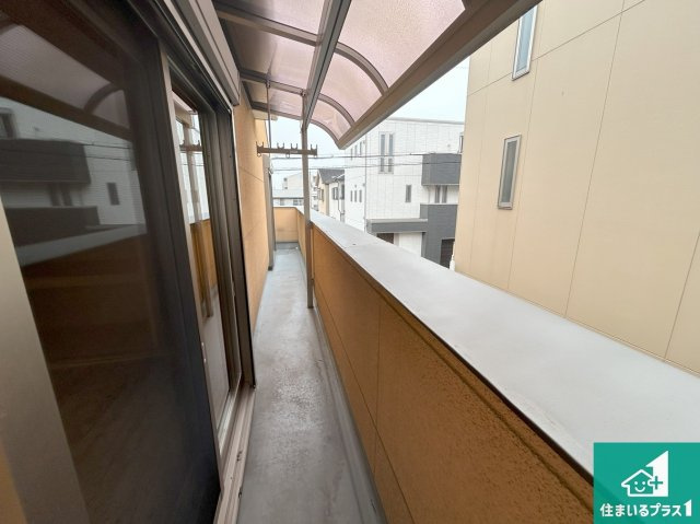 堺市東区大美野　中古一戸建てのバルコニー|ワイドバルコニーは洗濯物を干すスペースが広いのでご家族が多くても安心！