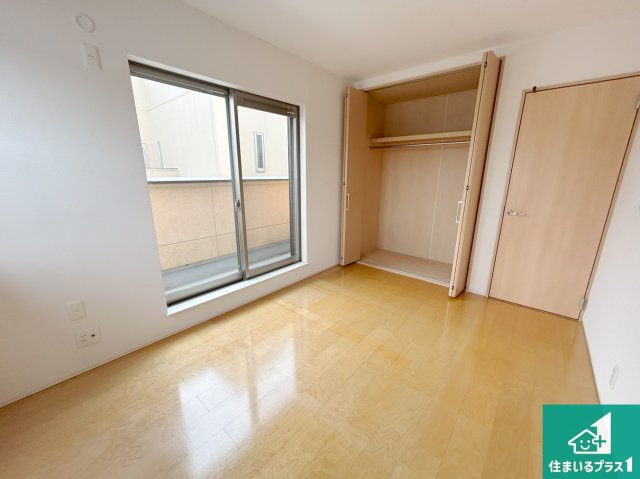 堺市東区大美野　中古一戸建ての洋室|収納スペースが充実しているので子供の成長に合わせてたくさん収納ができます！家族構成に合わせた様々な活用ができる収納！