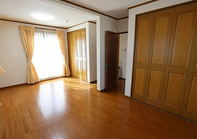 【中古】入間郡毛呂山町目白台中古住宅の洋室|2F 10.6帖洋室です！２部屋に分けることも可能！