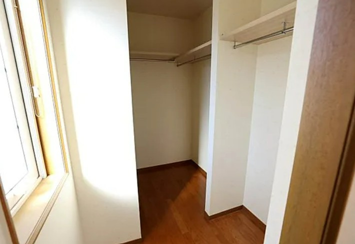 【中古】入間郡毛呂山町目白台中古住宅の収納|2F 6帖洋室にはウォークインクローゼットがあります☆