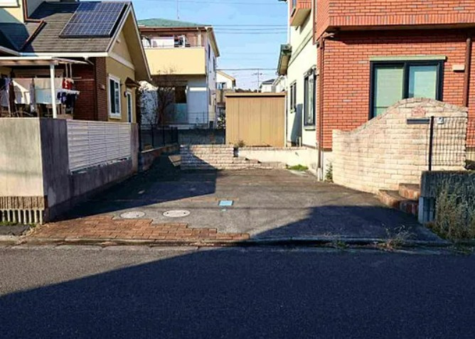 【中古】入間郡毛呂山町目白台中古住宅の駐車場|駐車スペース２台分可能！