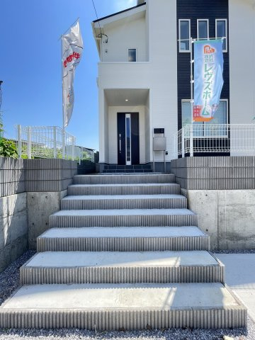 新築戸建・建売　桐生第6広沢町　Livele Garden　全3棟の玄関