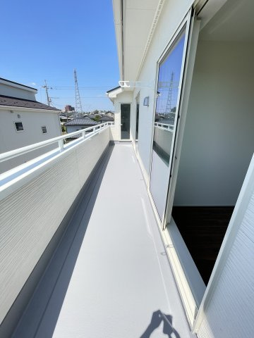 新築戸建・建売　桐生第6広沢町　Livele Garden　全3棟のバルコニー