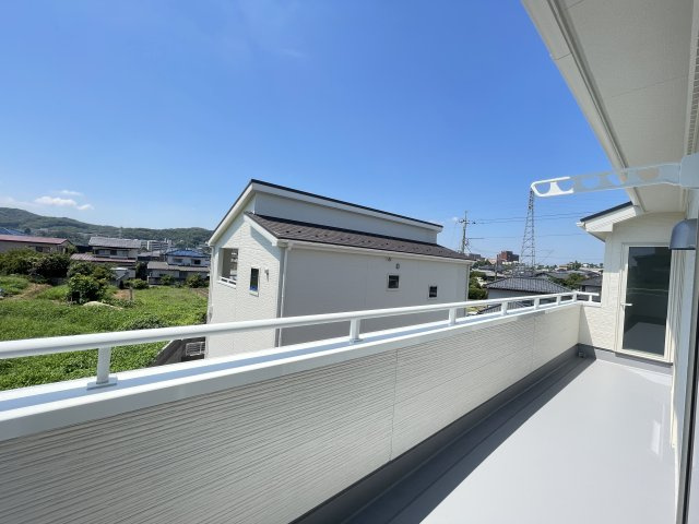 新築戸建・建売　桐生第6広沢町　Livele Garden　全3棟のバルコニー