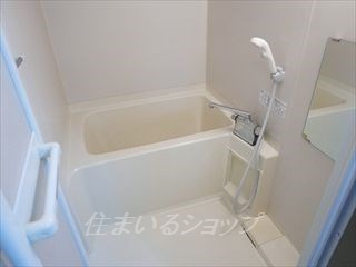 サンパレス香川の浴室|サーモ付きシャワー水栓