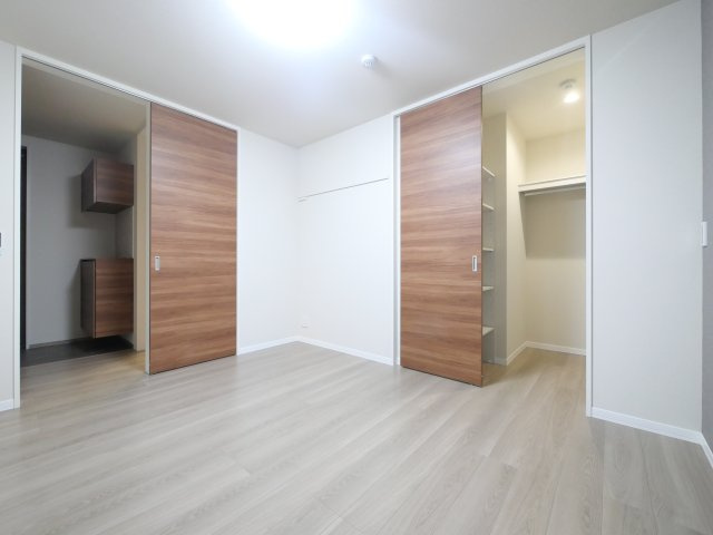 レジデンス三条宮前の居間・リビング|ゆったり過ごせる居間です