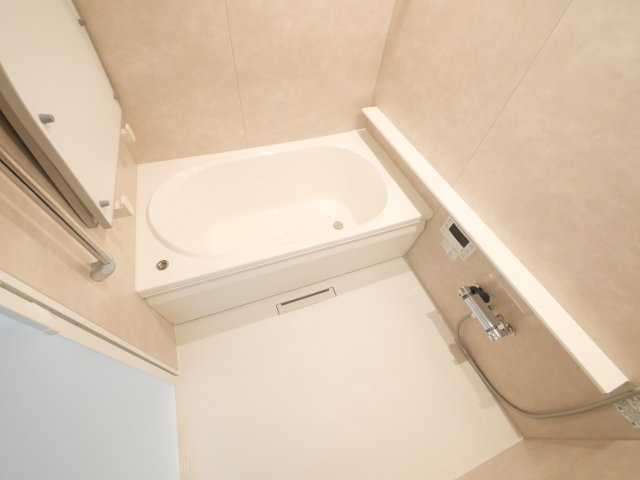 レジデンス三条宮前の浴室