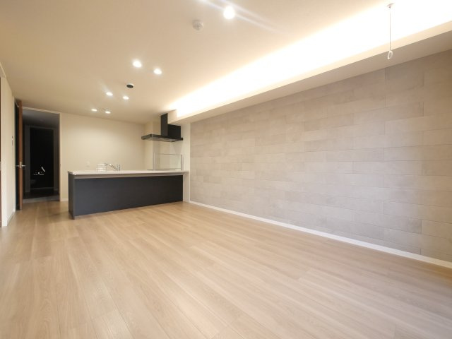 レジデンス三条宮前の居間・リビング