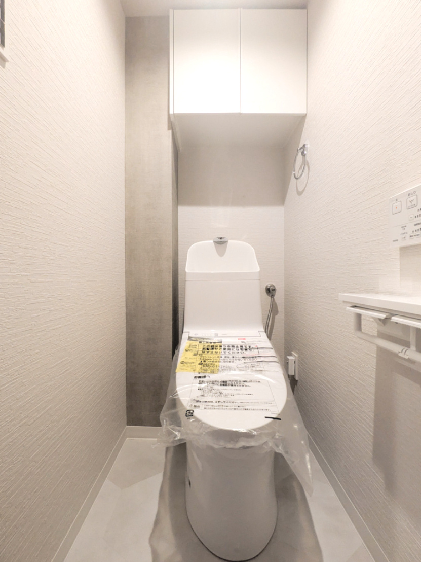 第二茨木ビューハイツ9号棟の独立洗面台|洗面台は手を差し出すだけで、水が自動で出るタッチレス水栓も可能です