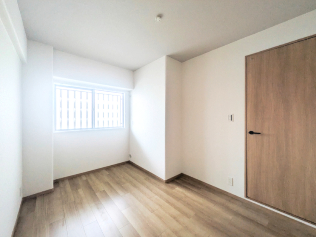 第二茨木ビューハイツ9号棟の収納|たっぷり収納できてうれしい玄関収納新設