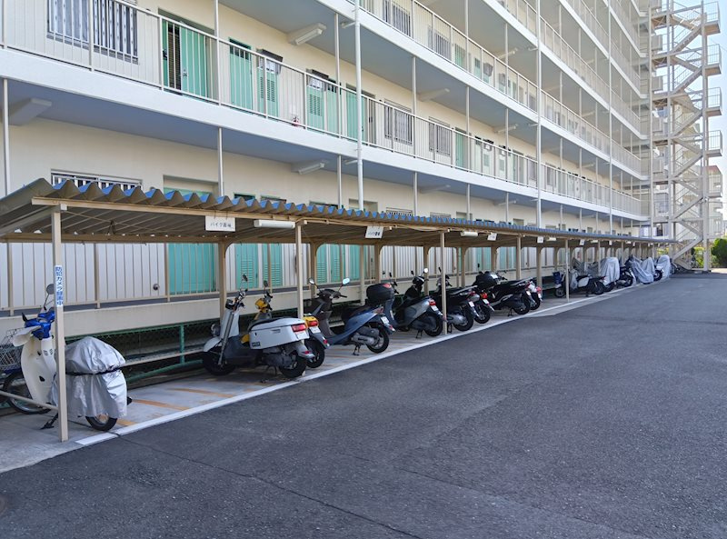 第二茨木ビューハイツ9号棟の駐輪場|バイク置場