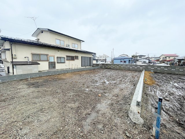 新築戸建・建売　会津若松市館脇町　GRAFARE　全2棟の前面道路含む現地写真