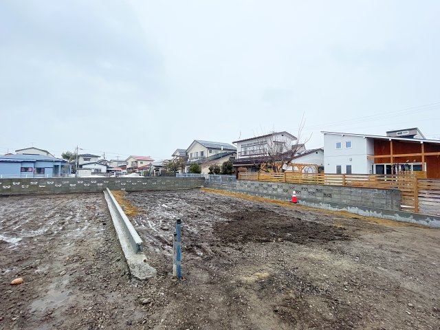 新築戸建・建売　会津若松市館脇町　GRAFARE　全2棟の前面道路含む現地写真