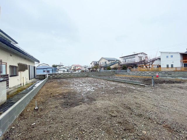 新築戸建・建売　会津若松市館脇町　GRAFARE　全2棟の前面道路含む現地写真