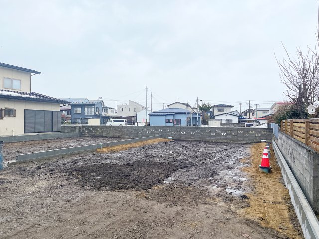 新築戸建・建売　会津若松市館脇町　GRAFARE　全2棟の前面道路含む現地写真